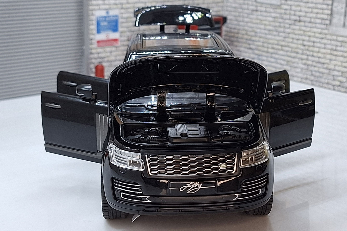 Range Rover 50th Anniversary Version Black 1:24 Scale Car Model with Sounds & Light