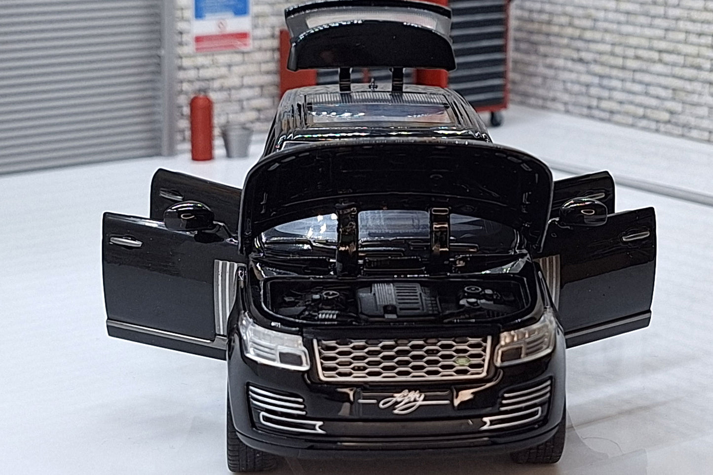 Range Rover 50th Anniversary Version Black 1:32 Scale Car Model with Sounds & Light