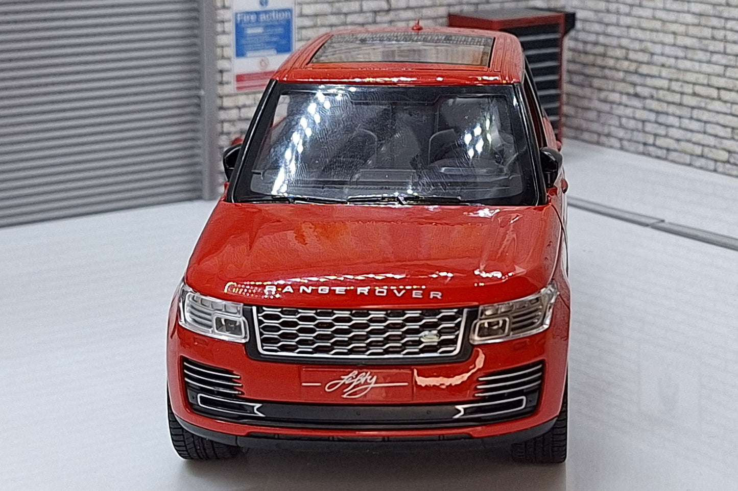 Range Rover 50th Anniversary Version Red 1:24 Scale Car Model with Sounds & Light