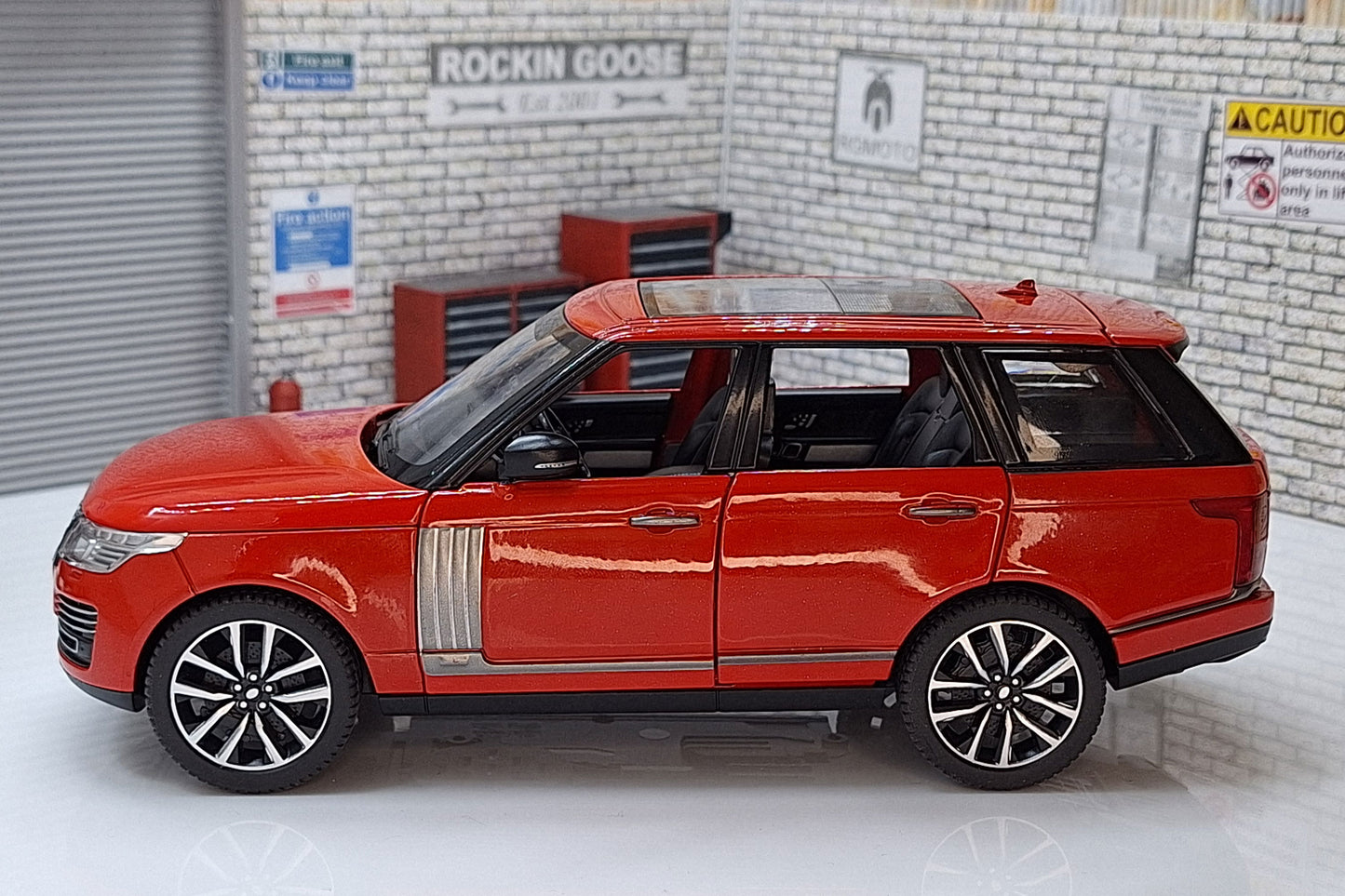 Range Rover 50th Anniversary Version Red 1:24 Scale Car Model with Sounds & Light