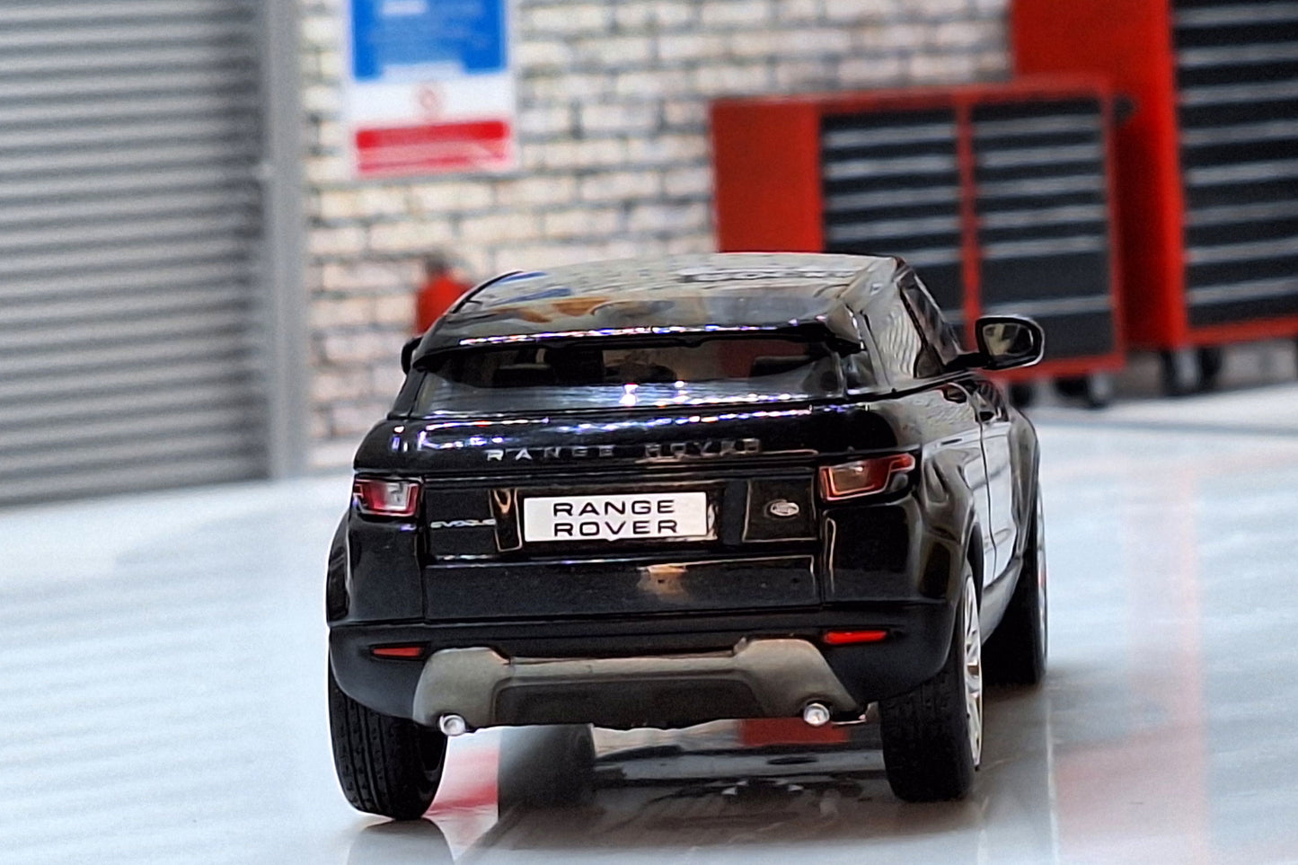 Range Rover Evoque 3 Door Black 1:43 Scale Cased