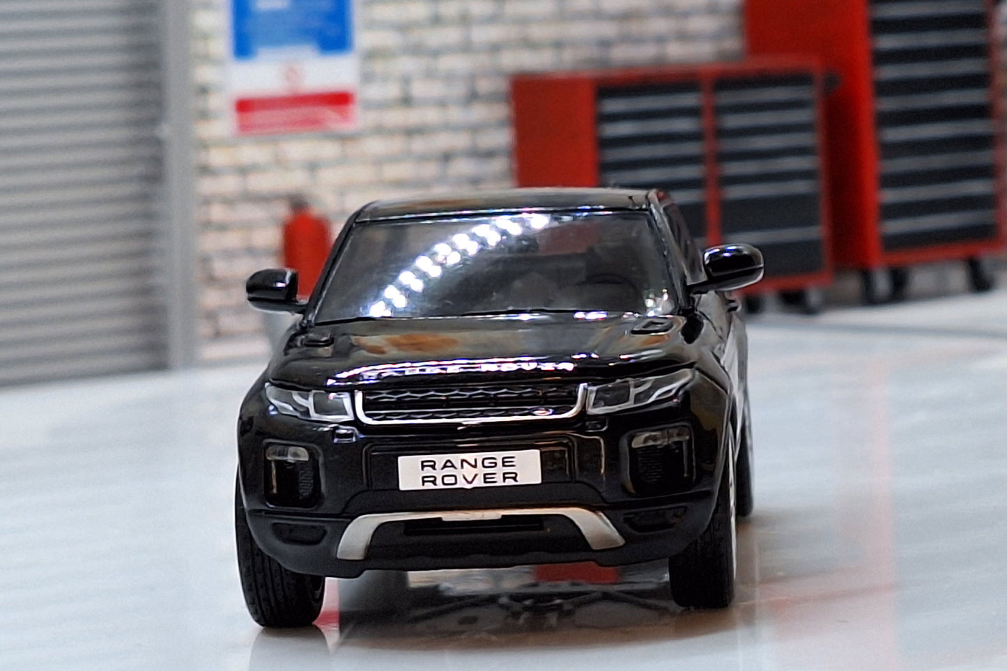 Range Rover Evoque 3 Door Black 1:43 Scale Cased