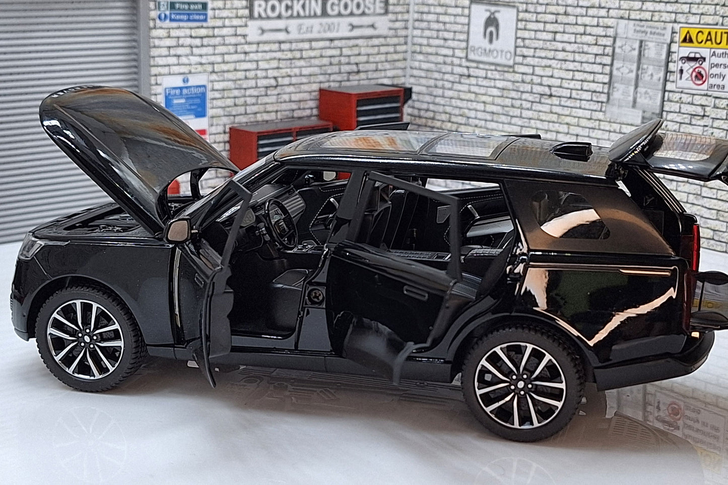 Range Rover SV (Special Vehicles) Black 1:24 Scale Car Model with Sounds & Light