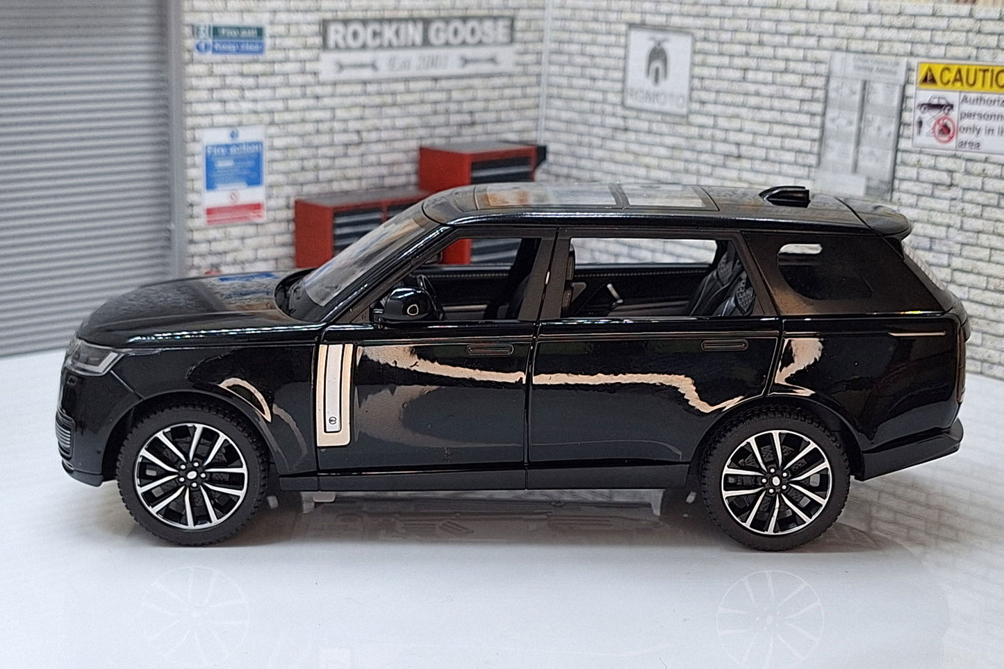 Range Rover SV (Special Vehicles) Black 1:24 Scale Car Model with Sounds & Light