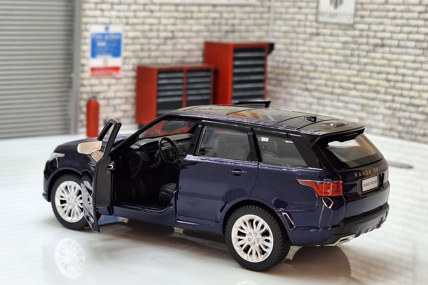 Range Rover Sport - Portofino Blue 1:36 Scale Car Model