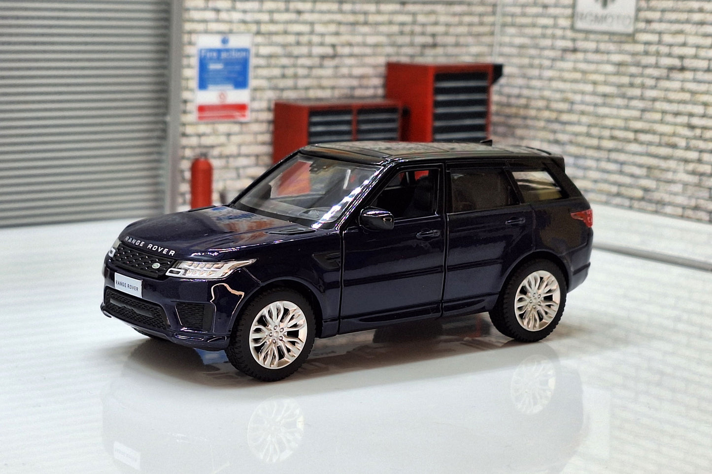 Range Rover Sport - Portofino Blue 1:36 Scale Car Model