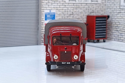 Renault 2 Tonnes Tarpaulin Covered Van 1:43 Scale Model