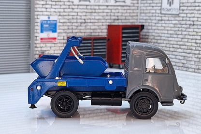 Renault 2.5 Ton Skip Truck 19561:43 Scale Model