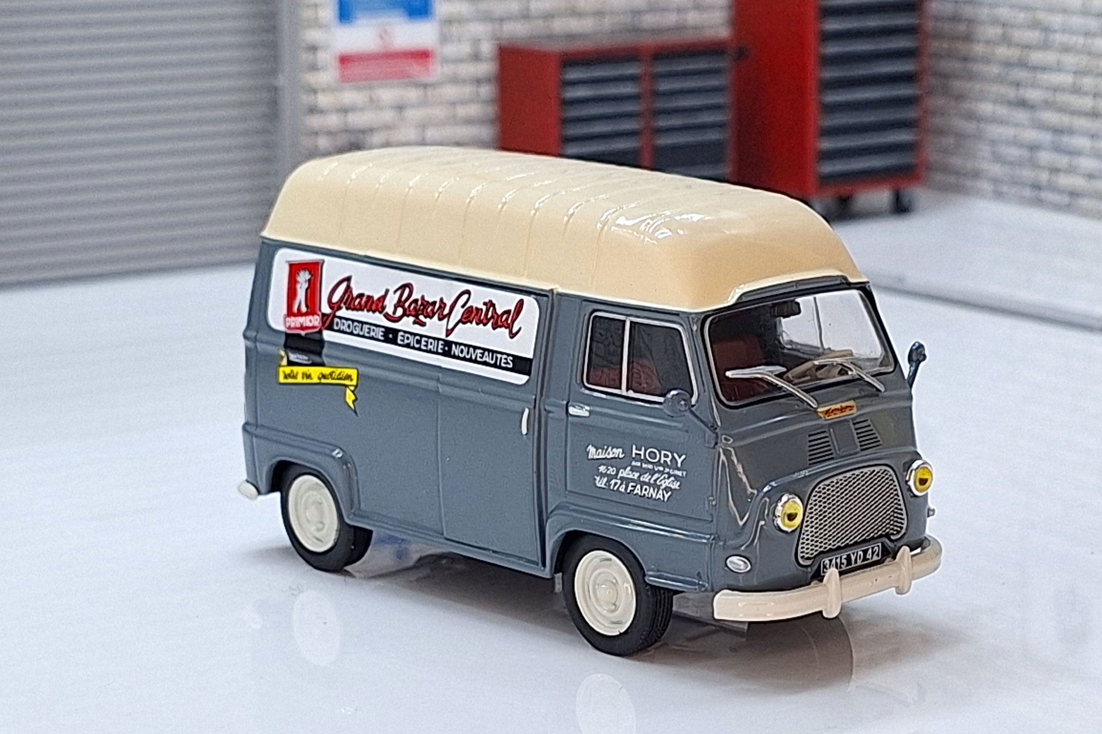 Renault Estafette Fourgon Commercial Van 1961 1:43 Scale Model – RGMOTO