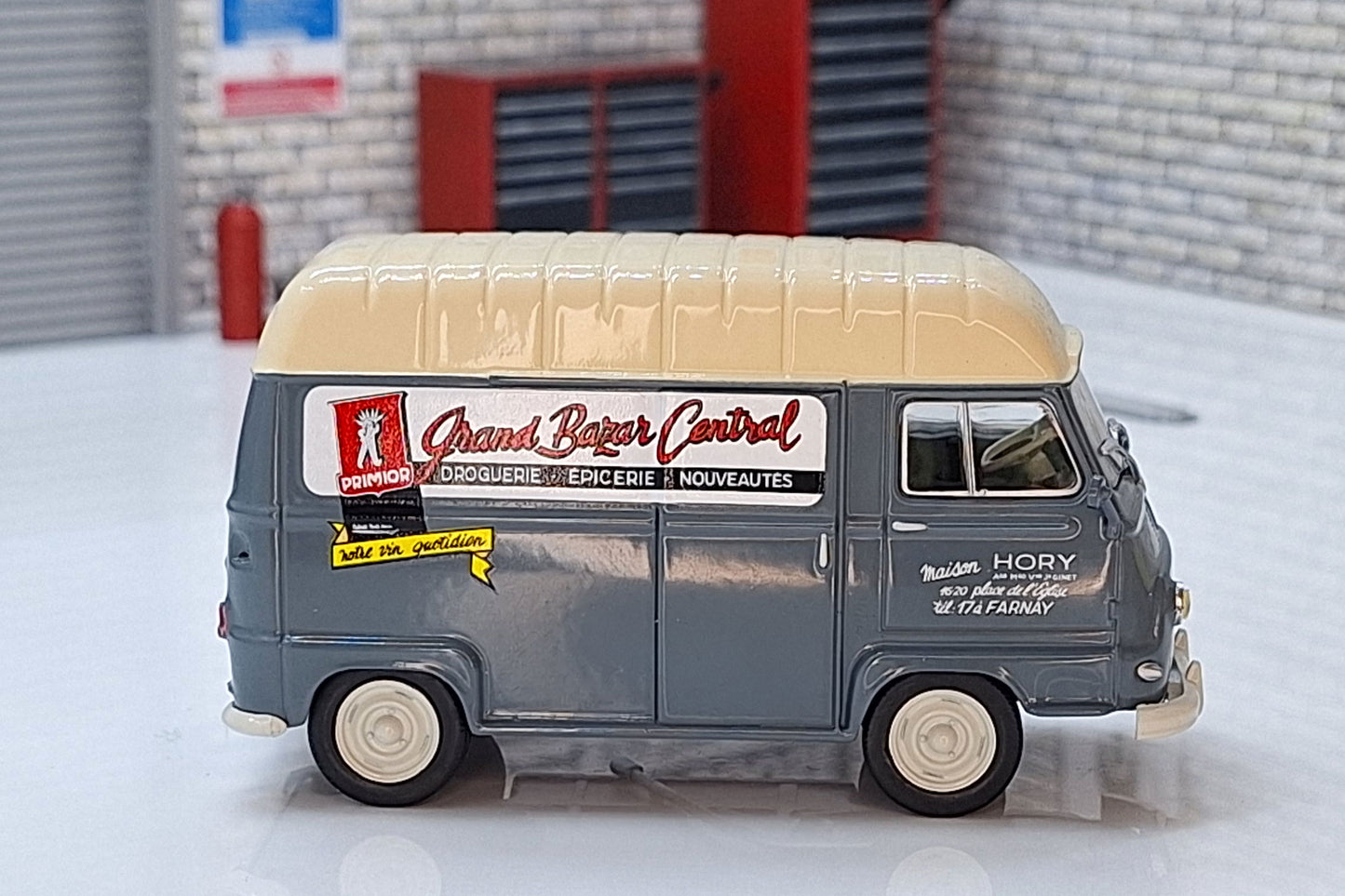 Renault Estafette Fourgon Commercial Van 1961 1:43 Scale Model