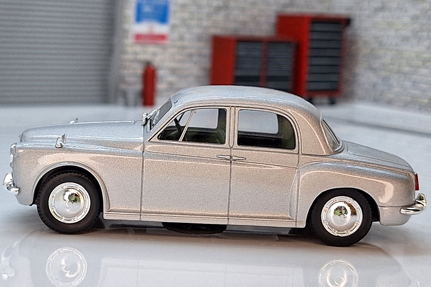 Rover 90 P4 - Silver 1:43 Scale Car Oxford Diecast