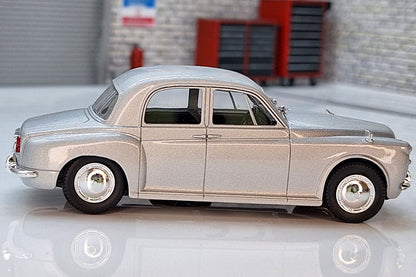 Rover 90 P4 - Silver 1:43 Scale Car Oxford Diecast