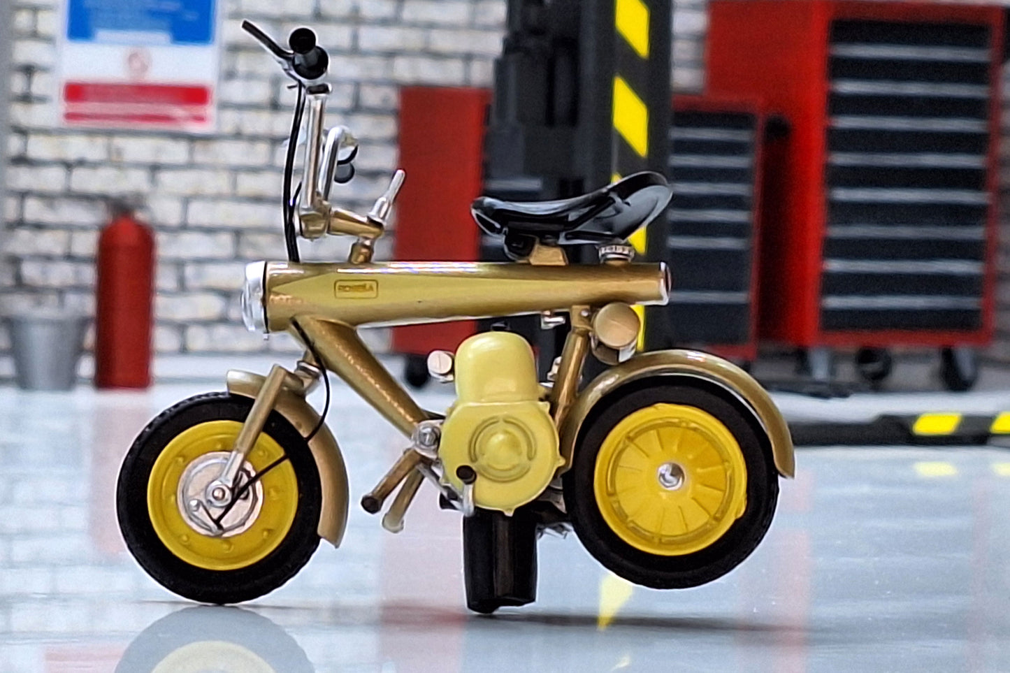 SCM-Innocenti Rosella 1:18 Scale Monkey Bike