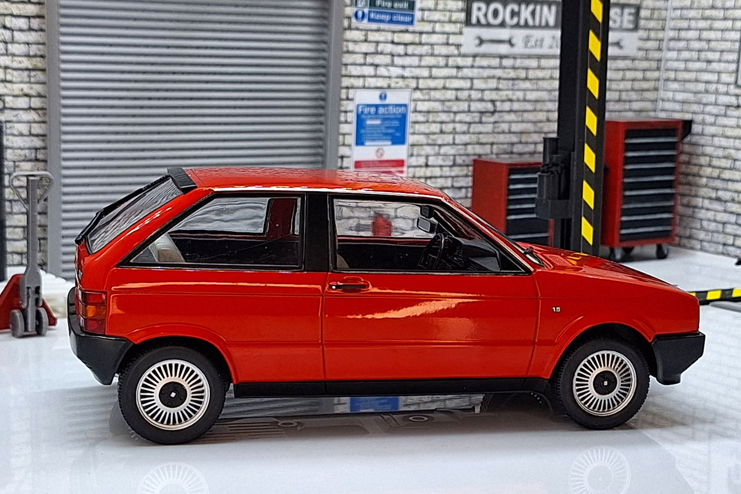 Seat Ibiza MK1 1984 Red  Cased 1:24  Scale