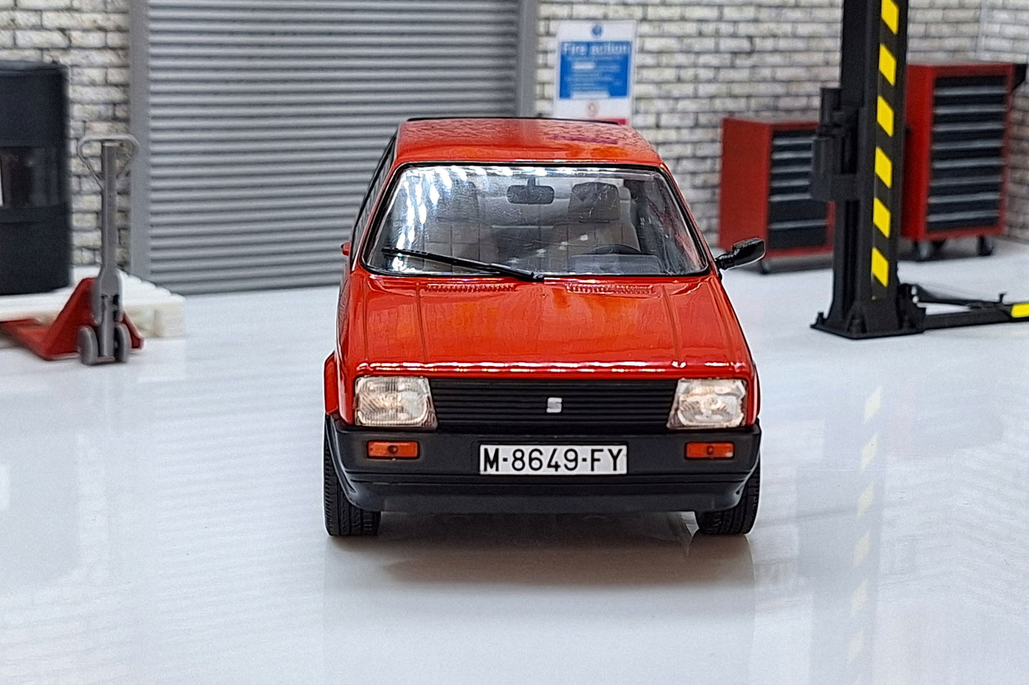 Seat Ibiza MK1 1984 Red  Cased 1:24  Scale