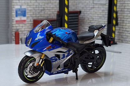 Suzuki GSX-R1000 R 2021 Silver/Blue 1:18 Scale