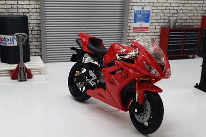 Triumph Daytona 675 - Red 1:18 Scale Model Bike