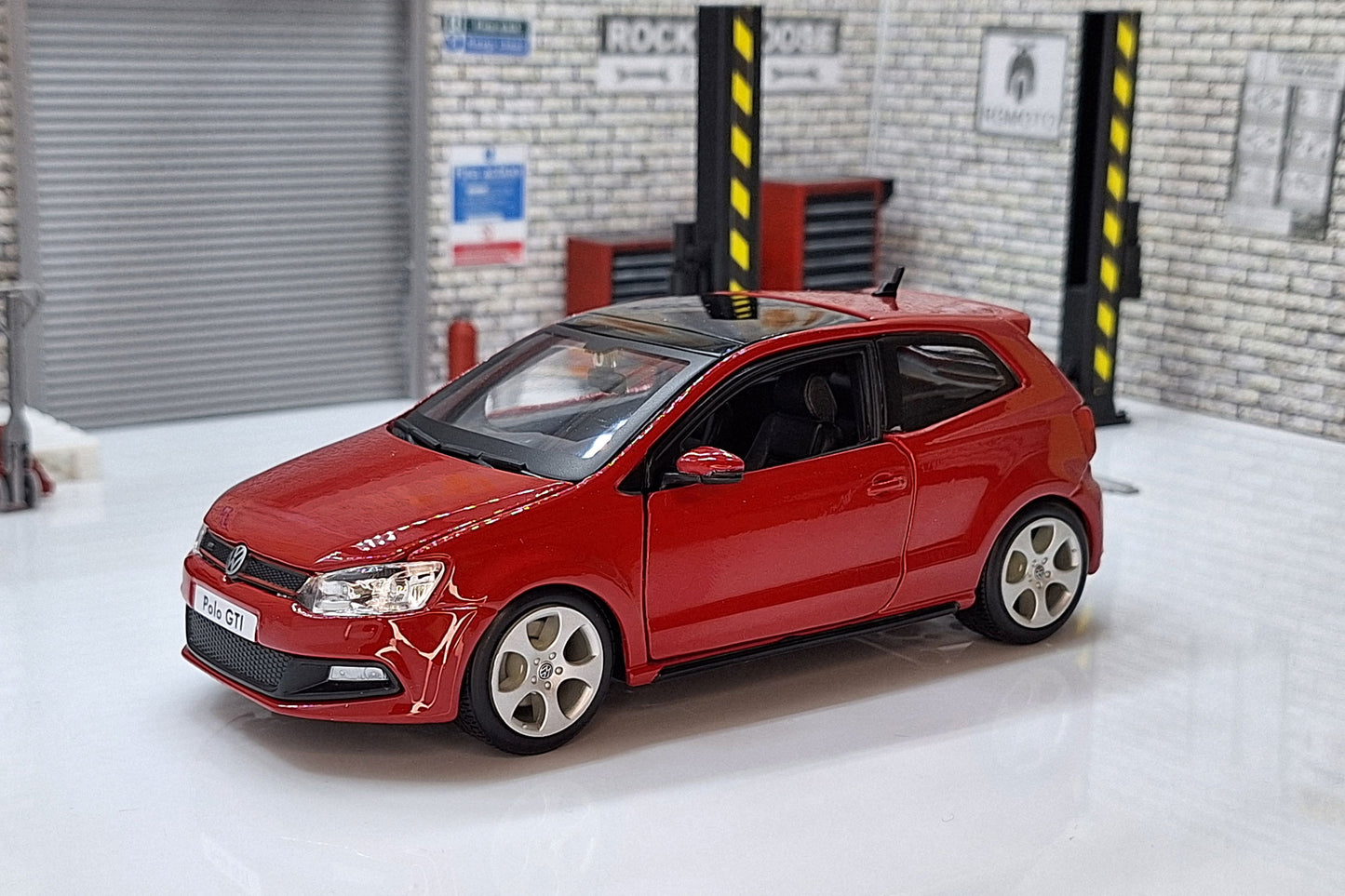 VW Polo GTi M5 - Red 1:24 Scale Car