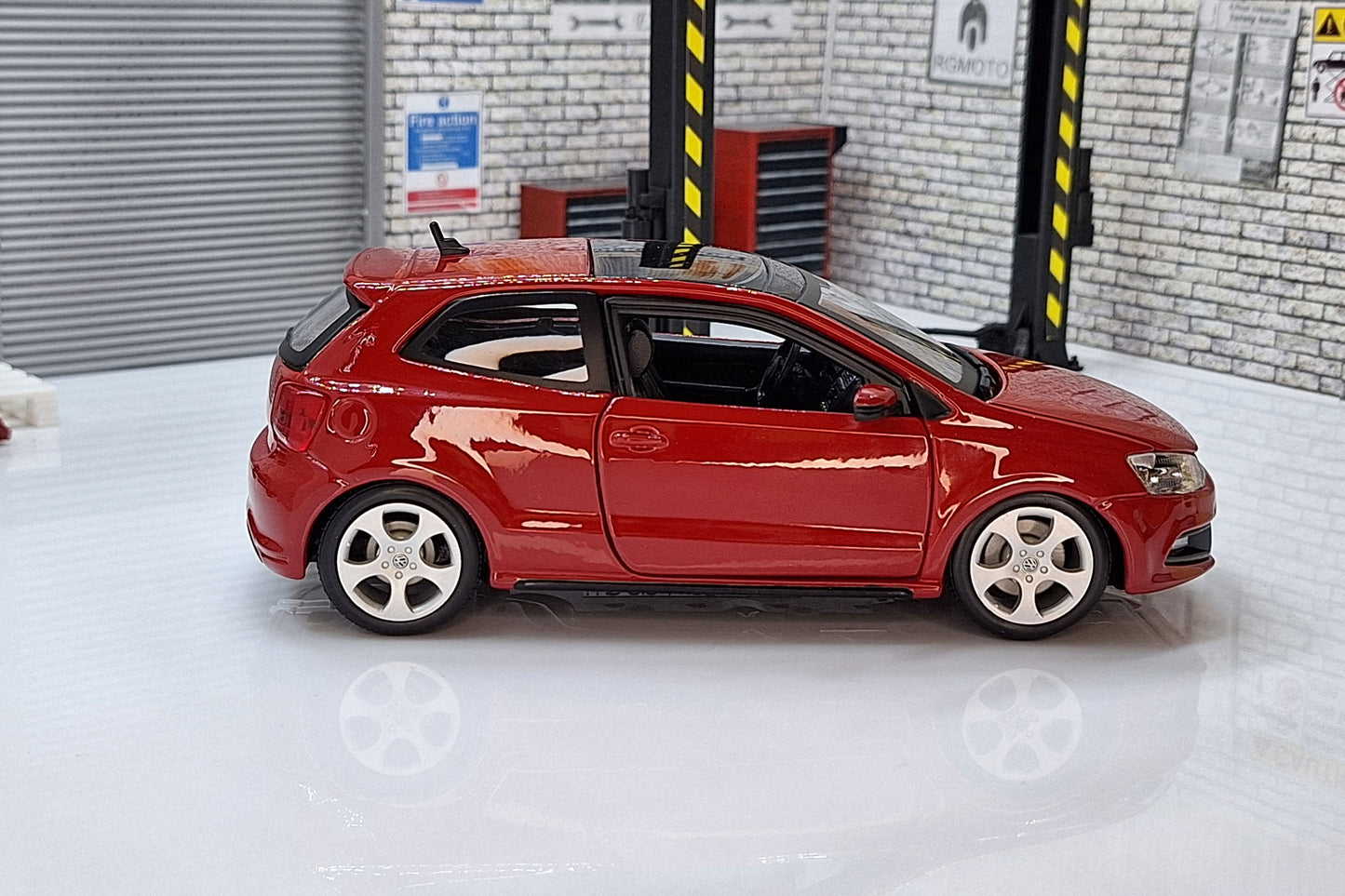 VW Polo GTi M5 - Red 1:24 Scale Car