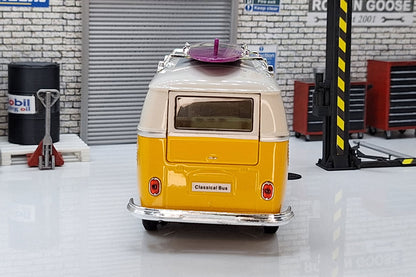 VW Volkswagen T1 Bus Camper Van With Surfboard 1962  1:24 Scale