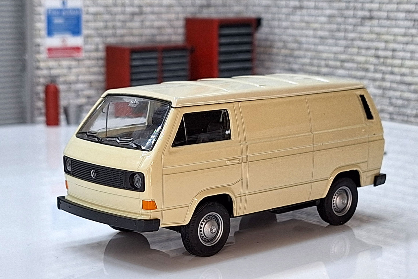VW T3 Van - Cream 1:43 Scale Van