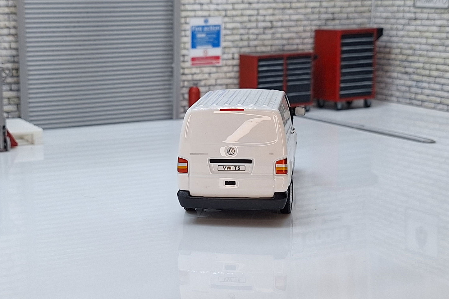 VW T5 2010 White Panel Van  1:43 Scale Oxford Diecast