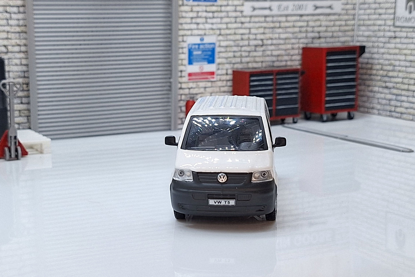 VW T5 2010 White Panel Van  1:43 Scale Oxford Diecast