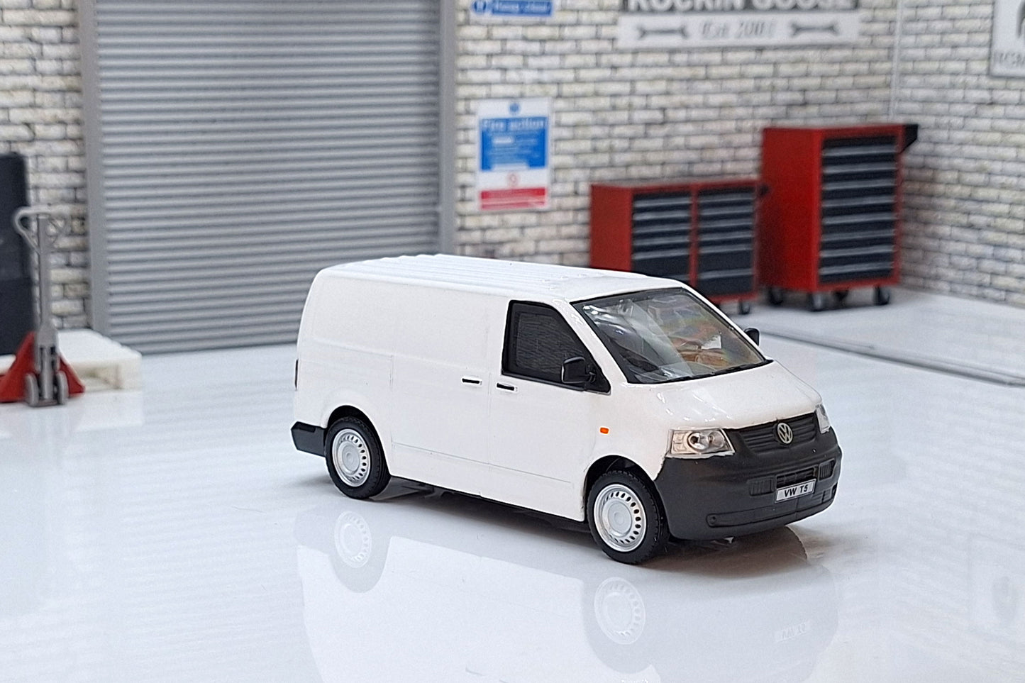 VW T5 2010 White Panel Van  1:43 Scale Oxford Diecast