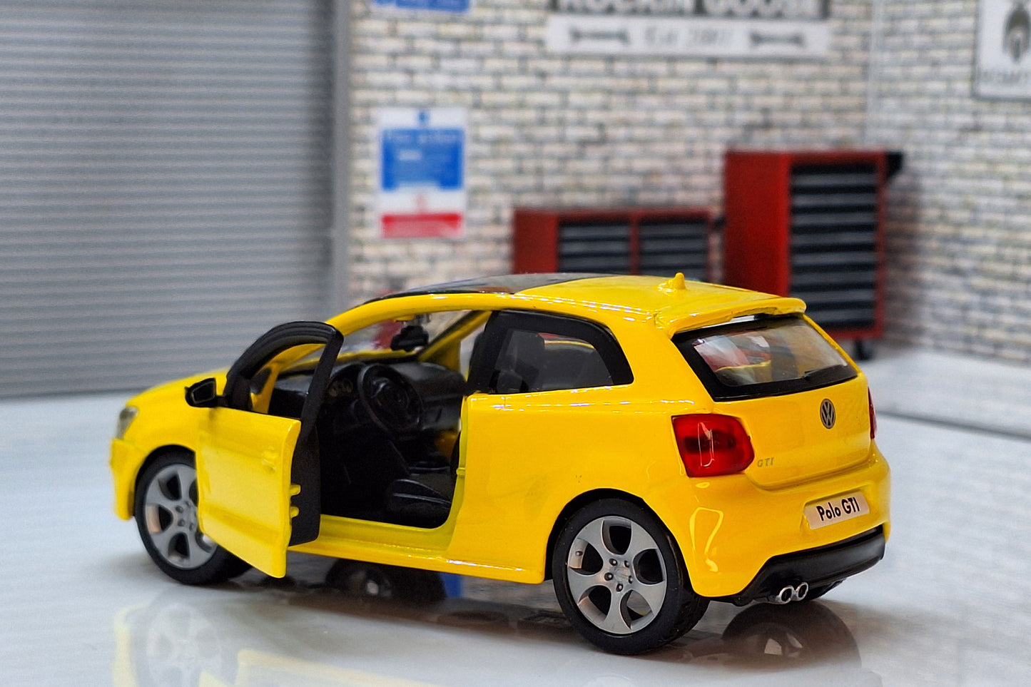 VW Volkswagen Polo GTI Mark 5  1:32 Scale Car