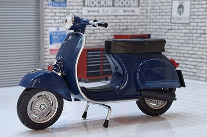 Vespa 125 ET3 Primavera 1976 1:12 Scale Scooter Blue