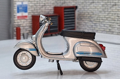 Vespa ET3 Japan 1976 1:18  Scooter Silver