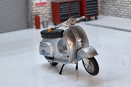 Vespa ET3 Japan 1976 1:18  Scooter Silver