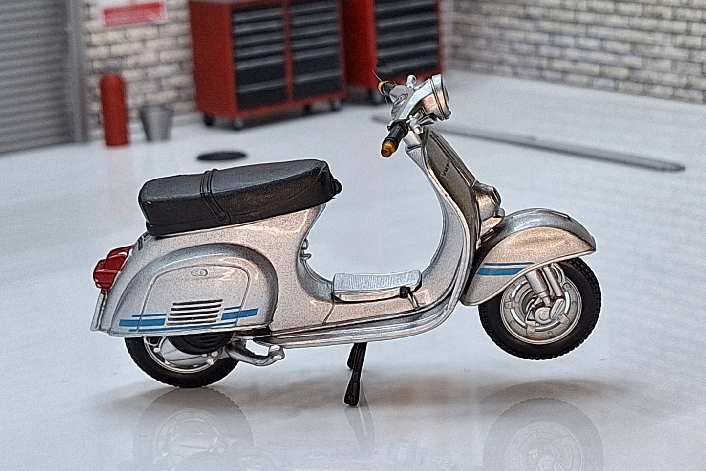 Vespa ET3 Japan 1976 1:18  Scooter Silver