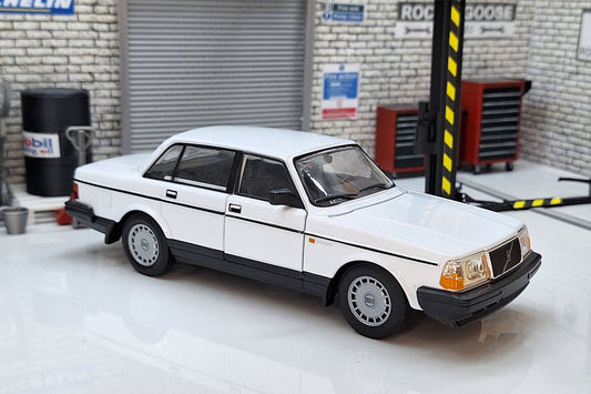 Volvo 240 GL White 1:24 Scale Car