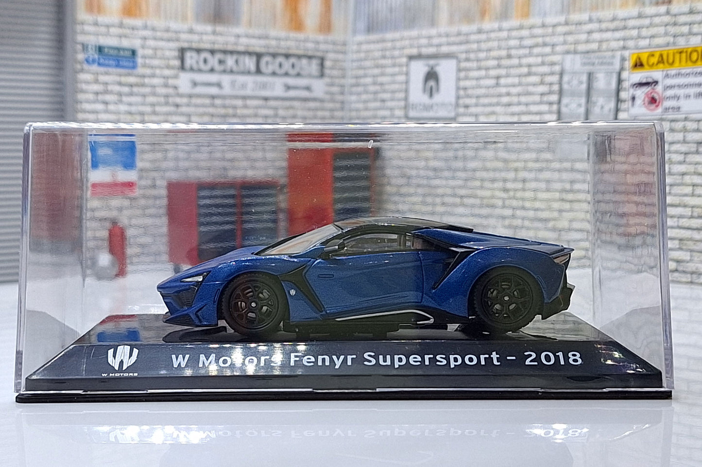 W Motors Fenyr Cased 1:43 Scale Supercar