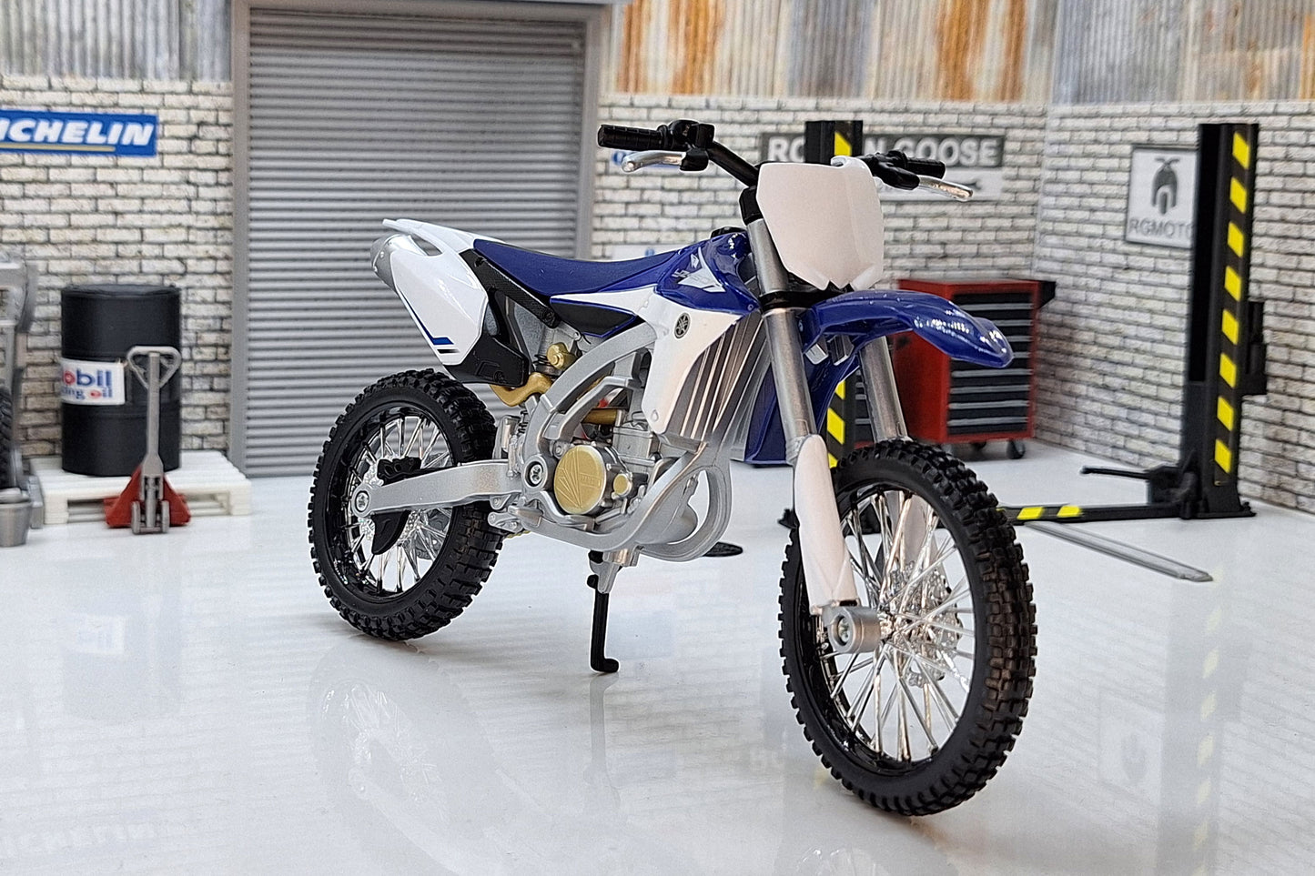 Yamaha YZ450F S Blue 1:12 Scale