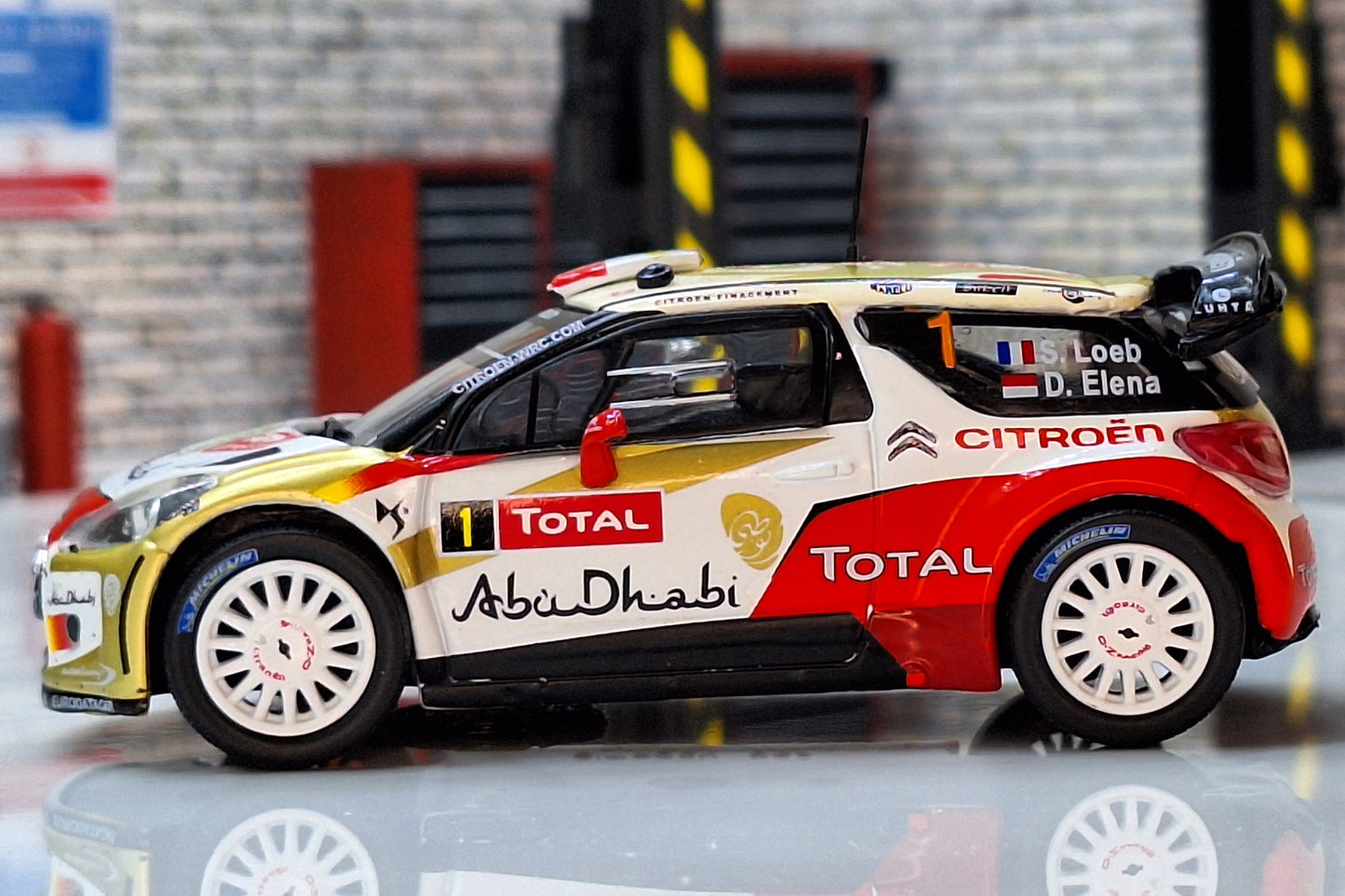 1:43 Scale Model  Citroen DS3 World Rally 2013 Monte Carlo S.Loeb -  IXO