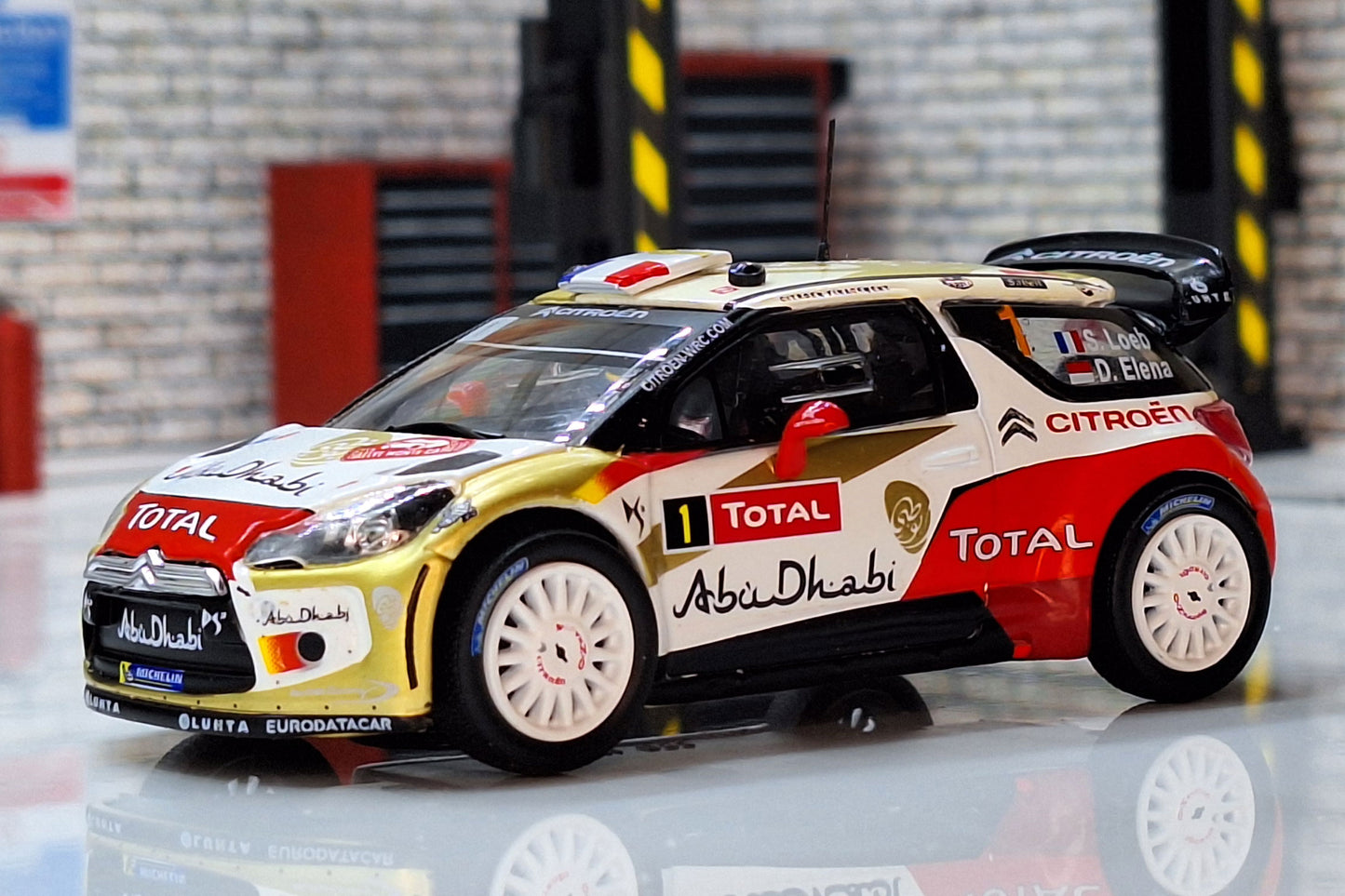 1:43 Scale Model  Citroen DS3 World Rally 2013 Monte Carlo S.Loeb -  IXO