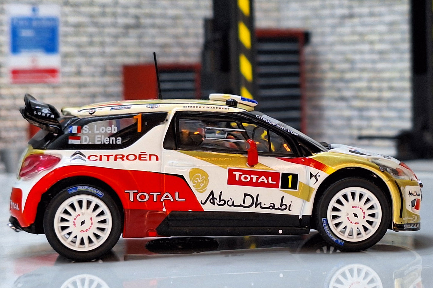 1:43 Scale Model  Citroen DS3 World Rally 2013 Monte Carlo S.Loeb -  IXO