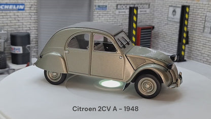 Citroen 2CV A - Silver 1948 1:24 Scale