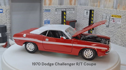 1970 Dodge Challenger R/T Coupe Red  1:24 Scale