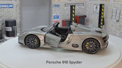 Porsche 918 Spyder - Metalic Grey 1:24 Scale Car Model