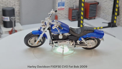 Harley Davidson FXDFSE CVO Fat Bob 2009 Blue 1:18 Scale