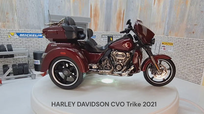 HARLEY DAVIDSON CVO Tri Glide 2021 1:12 Scale Model Trike