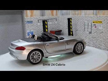 BMW Z4 Cabrio Silver 1:24 Scale Car Model (Downgraded)
