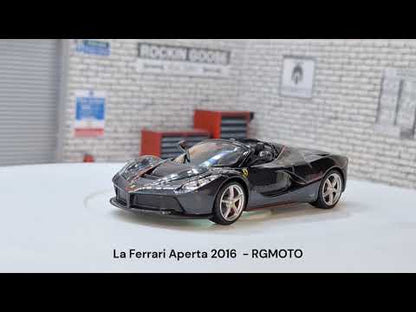 La Ferrari Aperta 2016 Cased 1:43 Scale