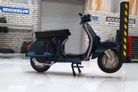 Vespa 125 ET3 Primavera 1976 1:18 Scale Scooter