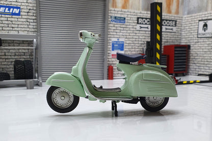 Vespa 125 Grand Tourismo 1966 1:18 Scale Scooter