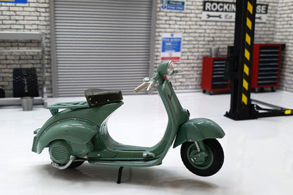 Vespa 125 U 1953 1:18 Scale Scooter