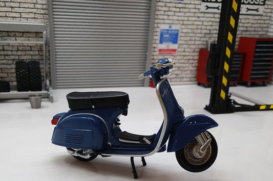 Vespa 150 SPRINT VELOCE - 1969 1:18 Scale Scooter